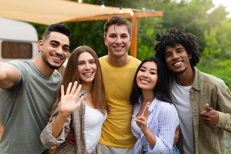 Cosmetic Dentist West Seattle | Friends taking a selfie